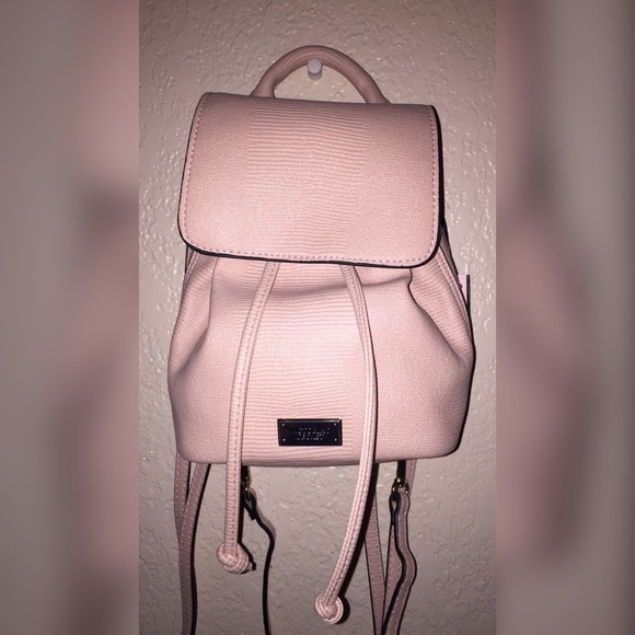 NEW! VS Mini Bag - Picture 1 of 4